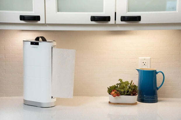 Automatic paper towel dispenser